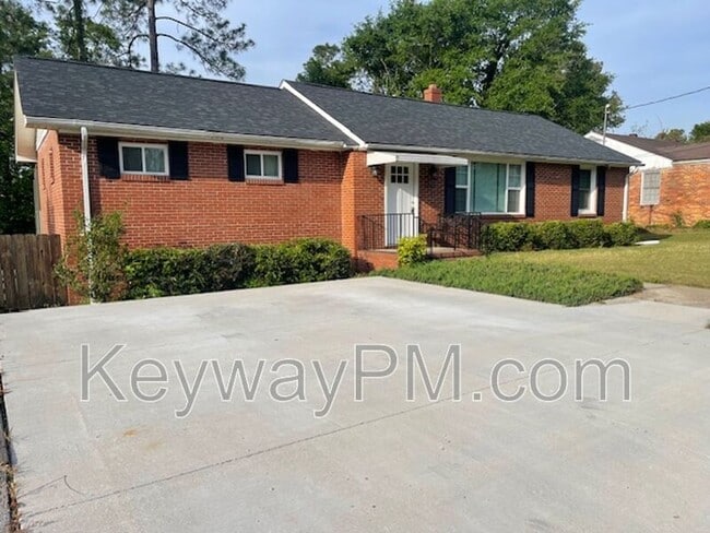 Building Photo - 506 Pershing Dr