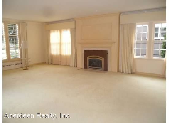 Building Photo - 4 br, 3 bath House - 208 W 9th Street