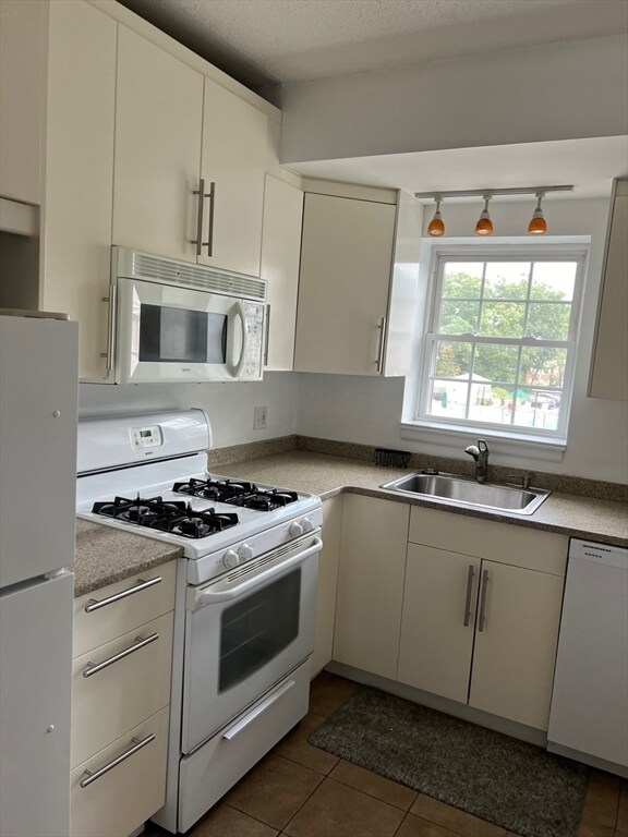 Foto principal - 153 Lake Shore Rd