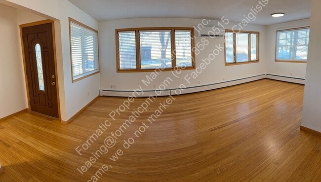 Foto del edificio - Pet Friendly - 3 Bed 2.5 Bath Charming Home in the Heart of Dacono with Small-Town Appeal