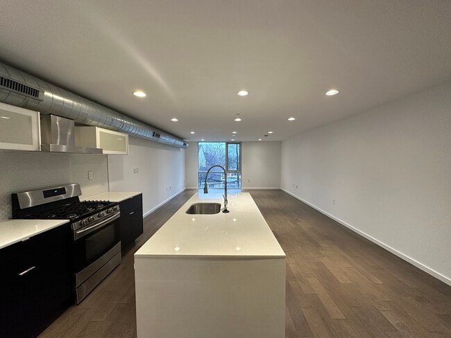Building Photo - 1417 N 7th St