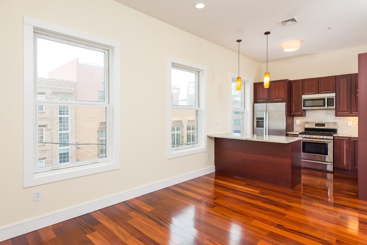 Foto principal - 357 3rd St