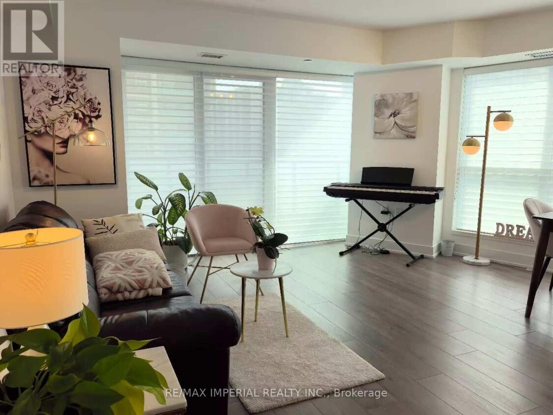 Photo principale - 585-585 Bloor St E