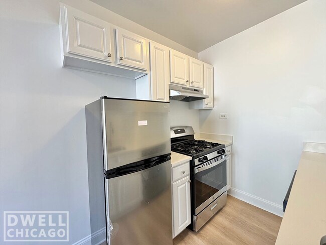 Foto del edificio - 2606 N Kimball Ave