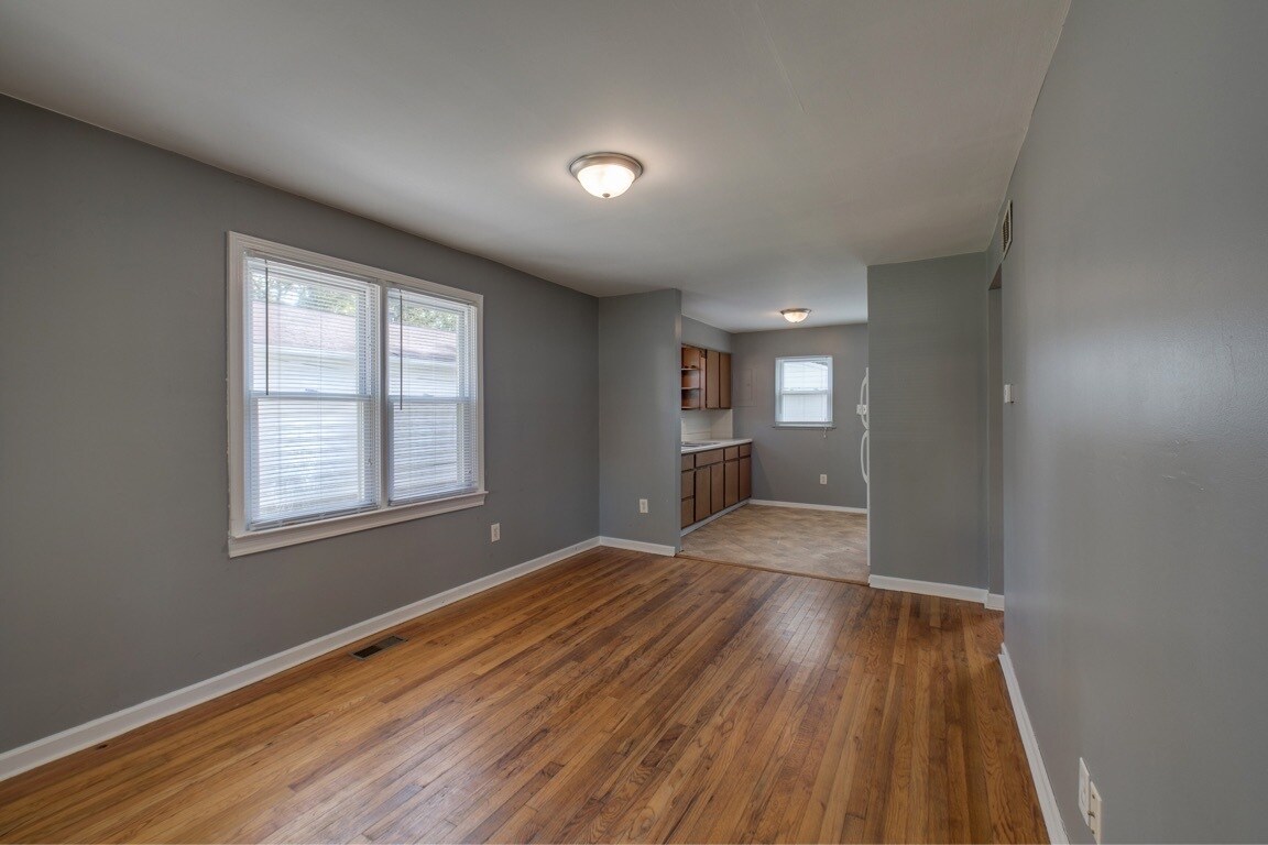 20340 E 8 Mile Rd, Harper Woods, MI 48225 House Rental in Harper