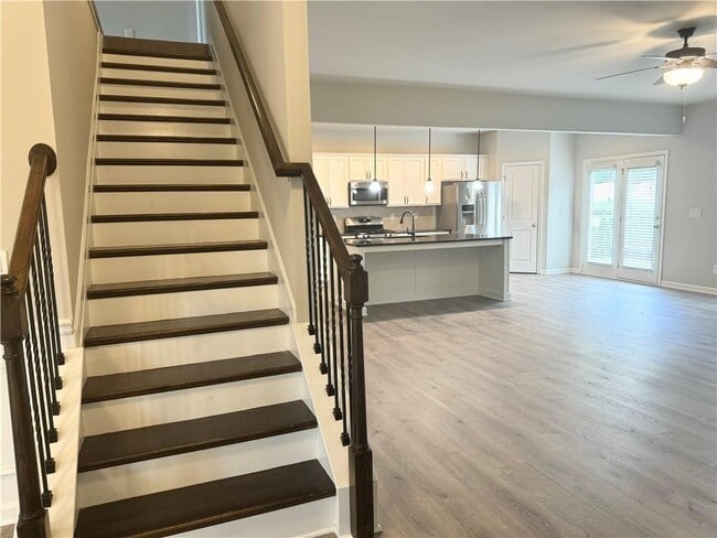 Building Photo - 2887 Regal Park Ct