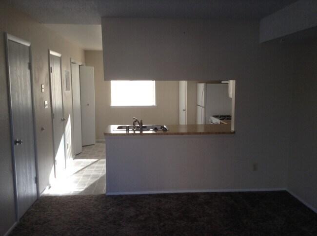 Building Photo - 2500 N Lee Ave