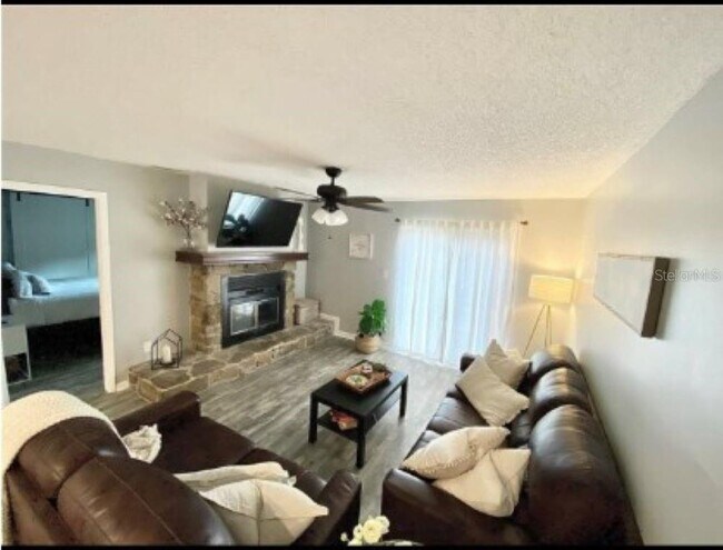 Foto del edificio - 150 Van Buren Ave