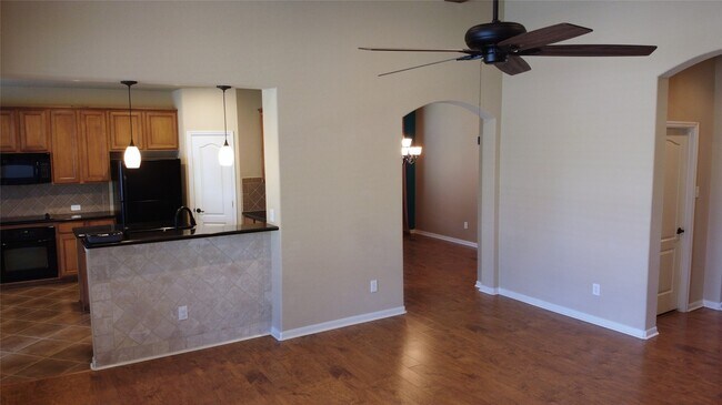 Foto del edificio - 6118 Castle Peak Ln