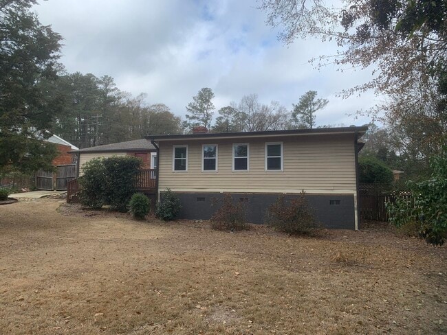 Building Photo - 922 Papaya St