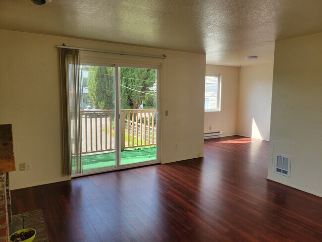 Foto del edificio - 8732 14th Ave NW