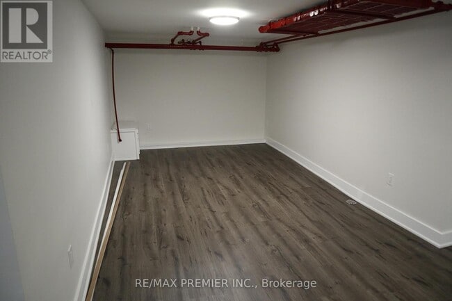 Building Photo - 79 Wellington St E