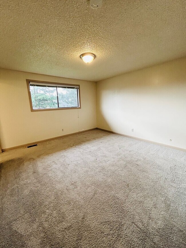 Foto del edificio - 3 Bedroom Home located in the heart of town! Close to everything!