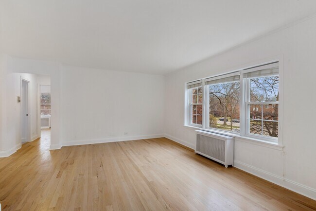Foto del edificio - 2600 Bennett Ave