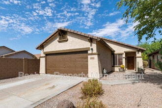 Building Photo - 220 N 110th St