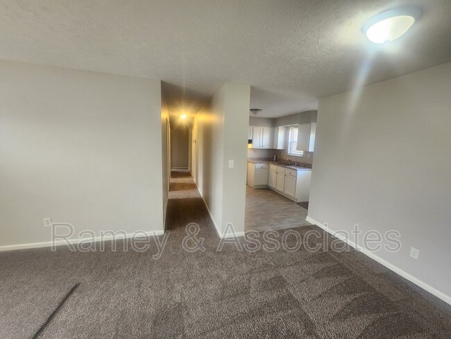 Building Photo - 4502 Broadleaf Dr