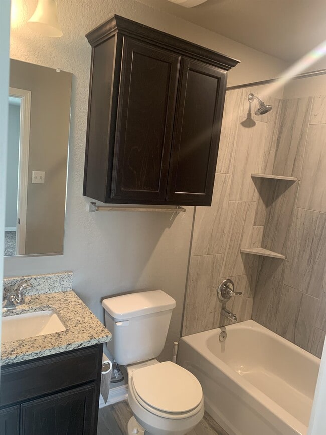 Building Photo - 8302 Pleasant Trail Dr