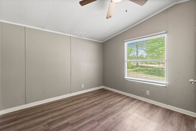 Foto del edificio - 350 Briar Dr