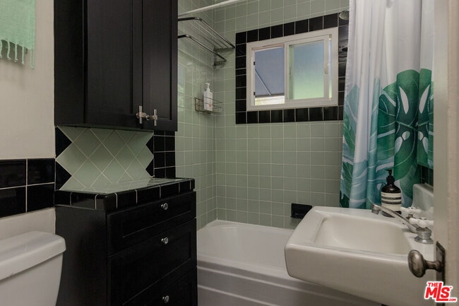 Building Photo - 2146 Stanley Hills Dr