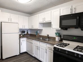 Building Photo - Pine Ridge Apartments