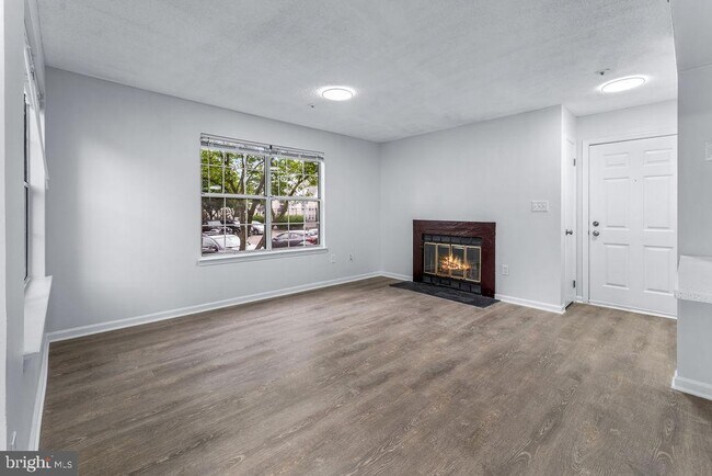 Building Photo - 14023 Vista Dr