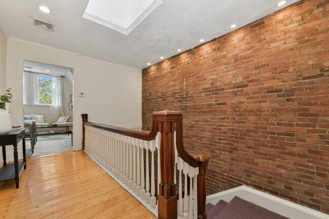 Foto del edificio - 1774 Beacon St