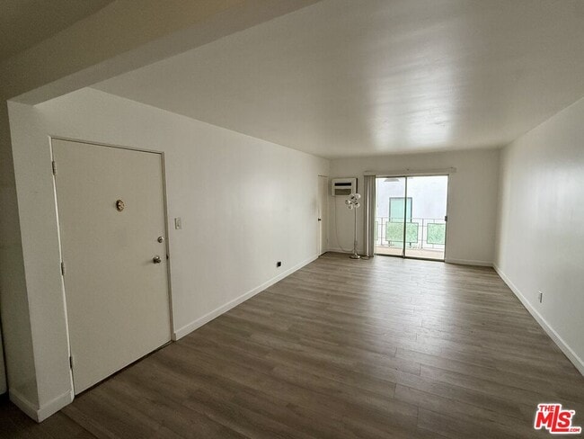 Foto del edificio - 1333 N Fuller Ave