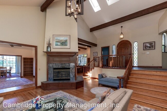 Building Photo - 14345 Saddle Mountain Dr