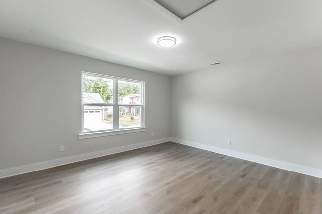 Building Photo - 4696 Heiskell Dr