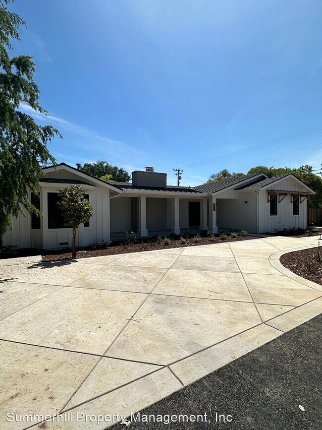 Foto del edificio - 4 br, 3 bath House - 215 Verano Drive