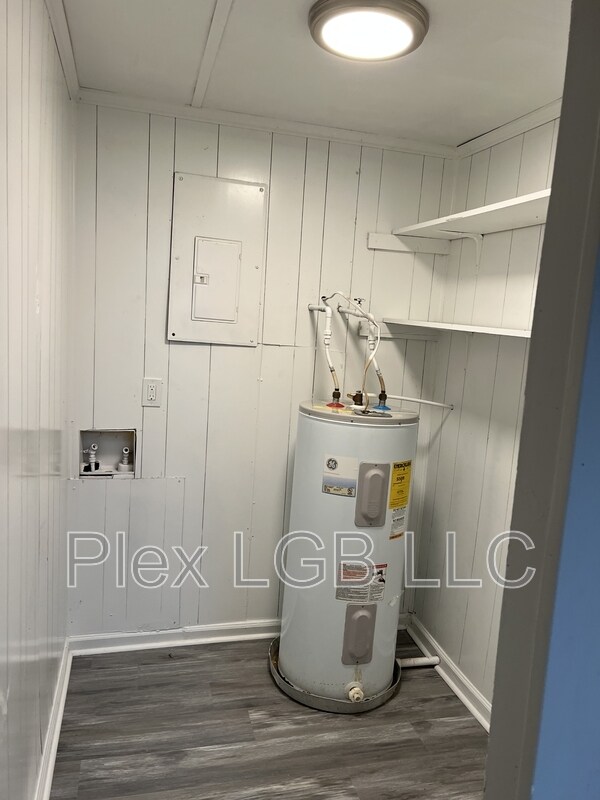 Foto del edificio - 206 1/2 East Crovat Street