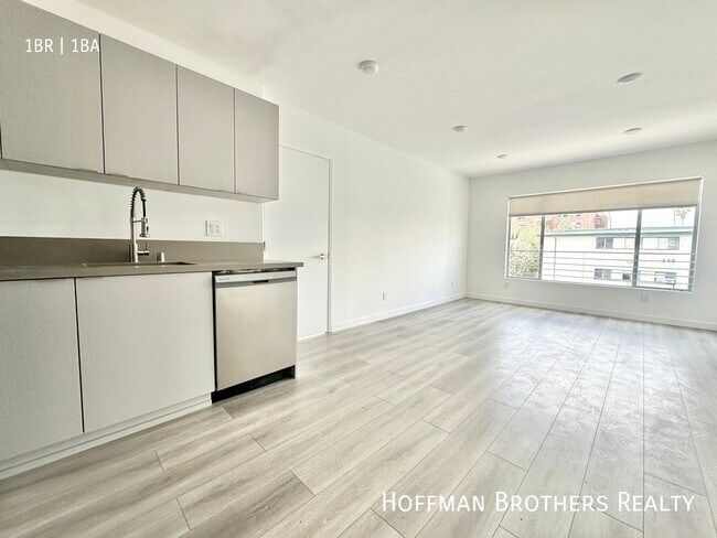 Foto del edificio - 318 S Mariposa Ave