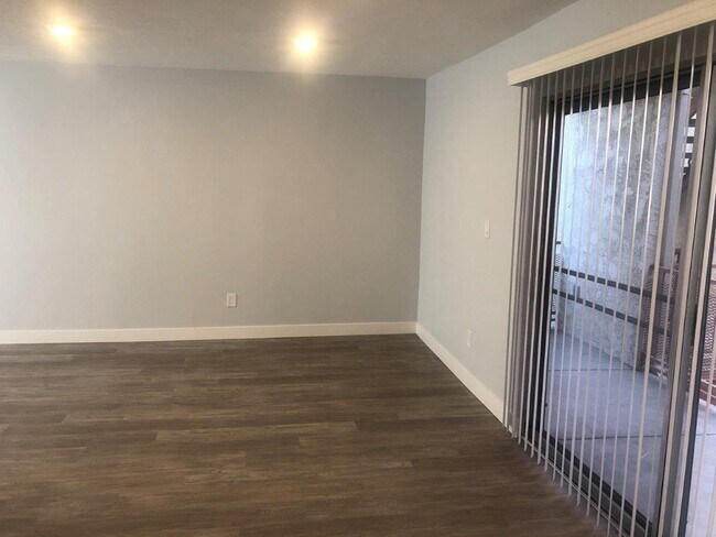 Foto del edificio - 823 E 25th St