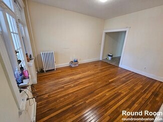 Building Photo - 25 Mount Hood Rd