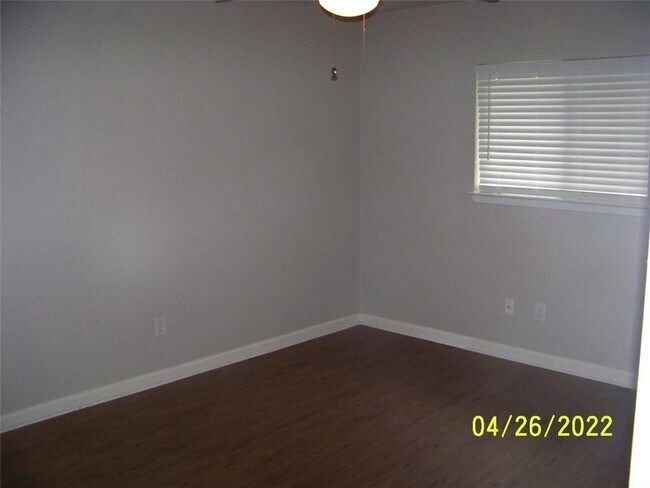 Building Photo - 7712 Islander Dr