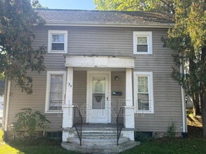 Building Photo - 134 E Vienna St