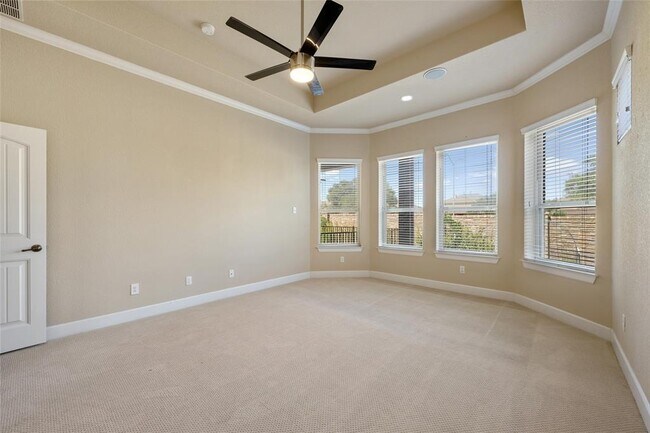 Building Photo - 213 Southern Cross Dr