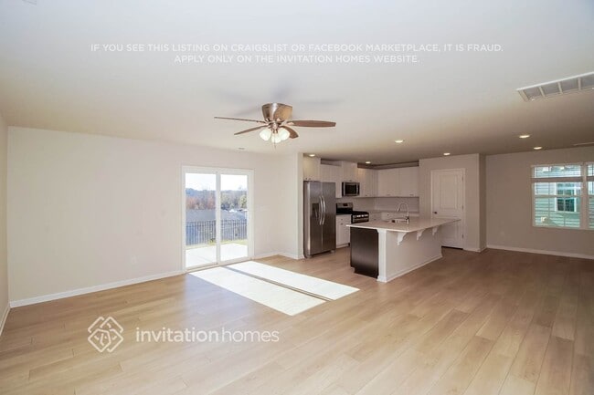 Foto del edificio - 360 Hollingswood Dr