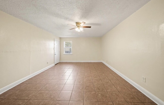 Building Photo - 3418 Sealy