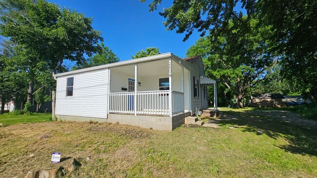 Foto del edificio - 2804-2806 Raible Ave.