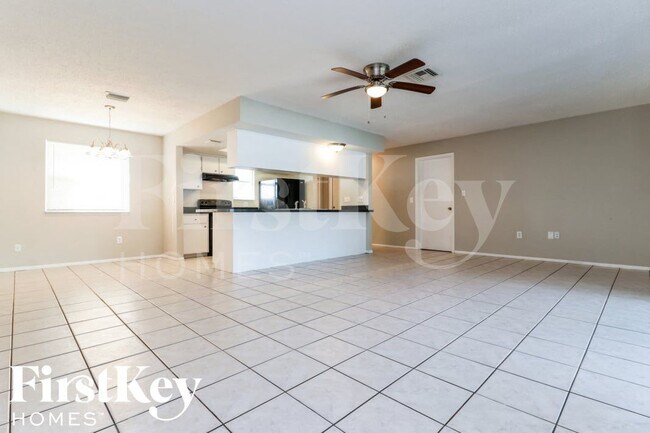 Foto del edificio - 7704 Riverdale Dr