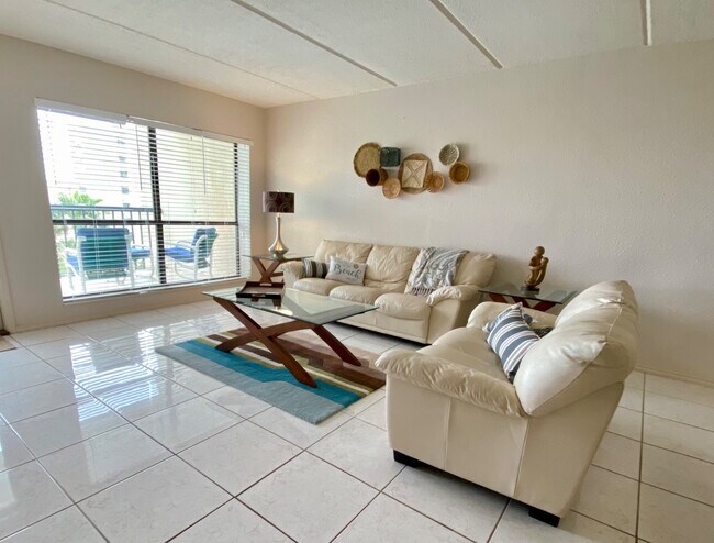 Foto del edificio - 404 Padre Blvd