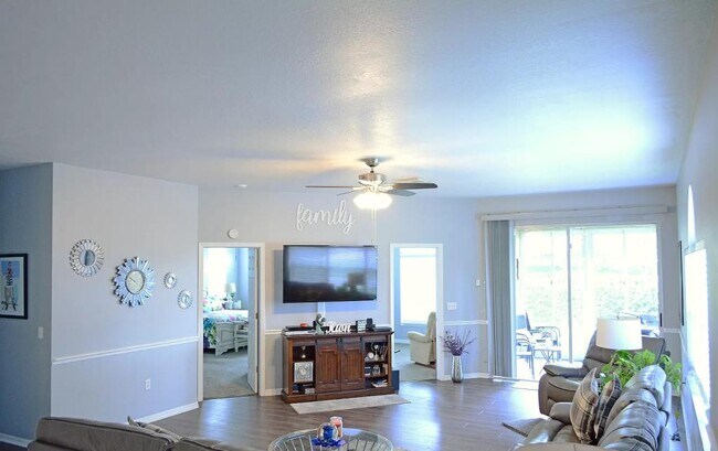 Building Photo - 9244 Souchak Dr