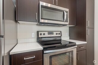 1BR, 1BA - 724SF - Stadium Apartments