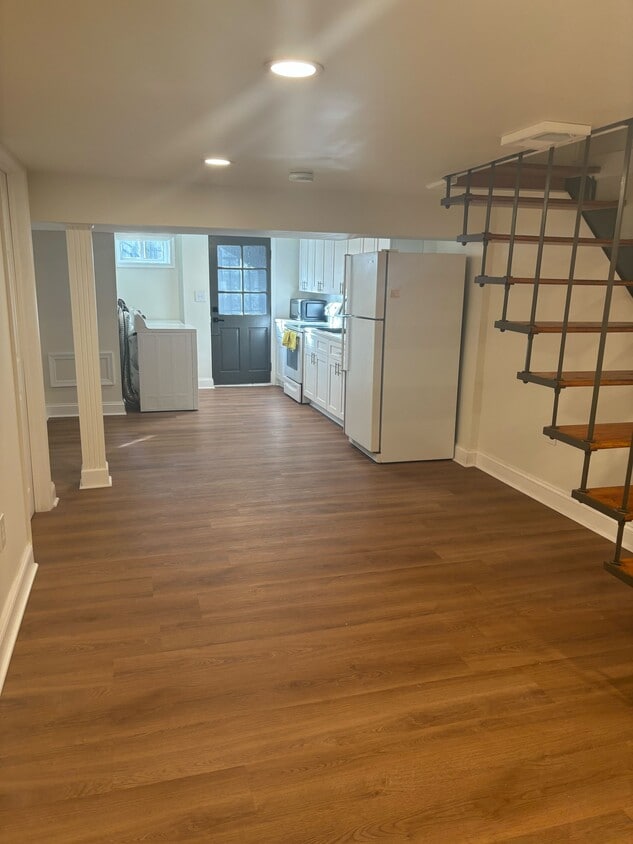 Sala de estar - 1831 Deveron Rd