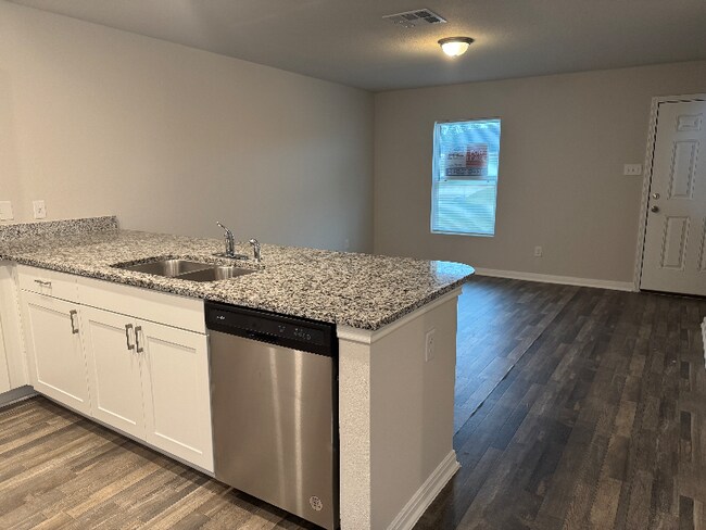 Foto del edificio - 15520 Taylorcrest Dr