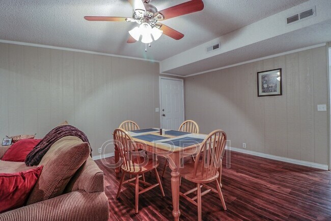 Foto del edificio - 2837 66th St