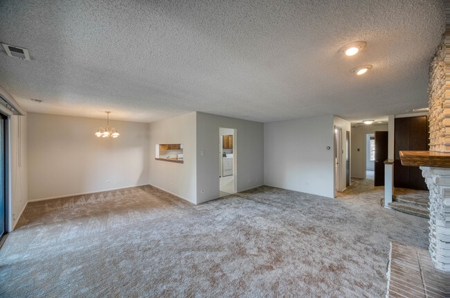 Building Photo - 8235 Poplar Ln