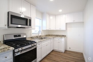 Building Photo - 9572 Phelan Cir