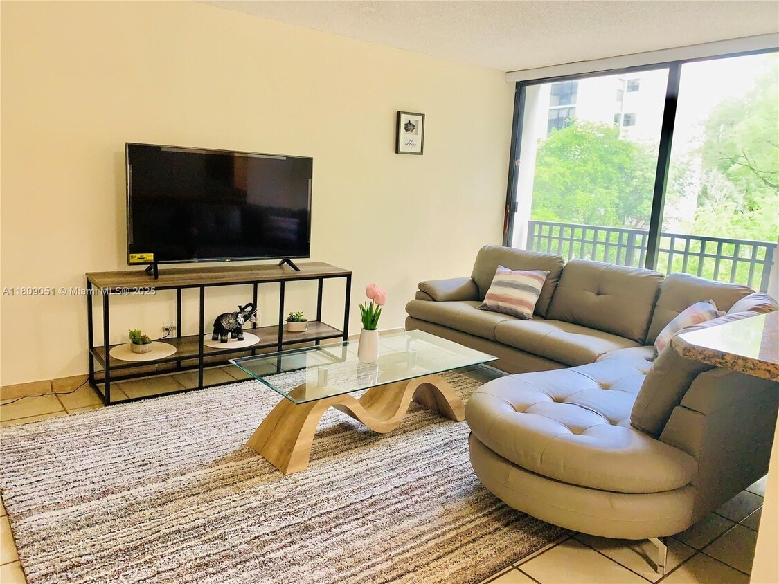 Foto principal - 17021 N Bay Rd